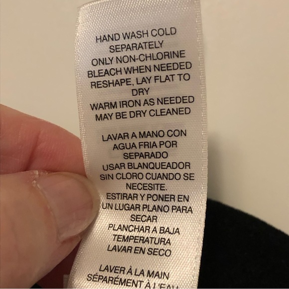 Chico’s Cotton Knit Fringe Triangle Wrap - Picture 5 of 6